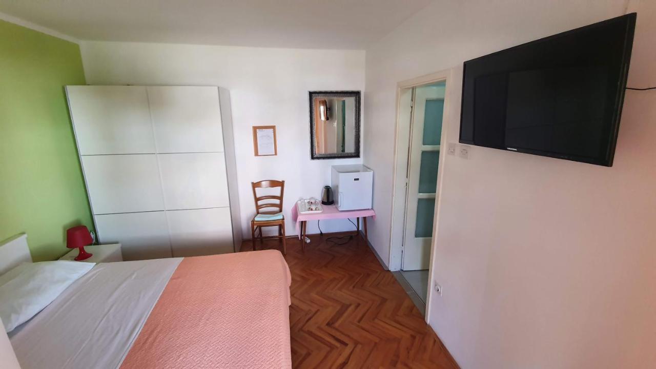 Double Rooms With Terrace Tomica Baška Buitenkant foto