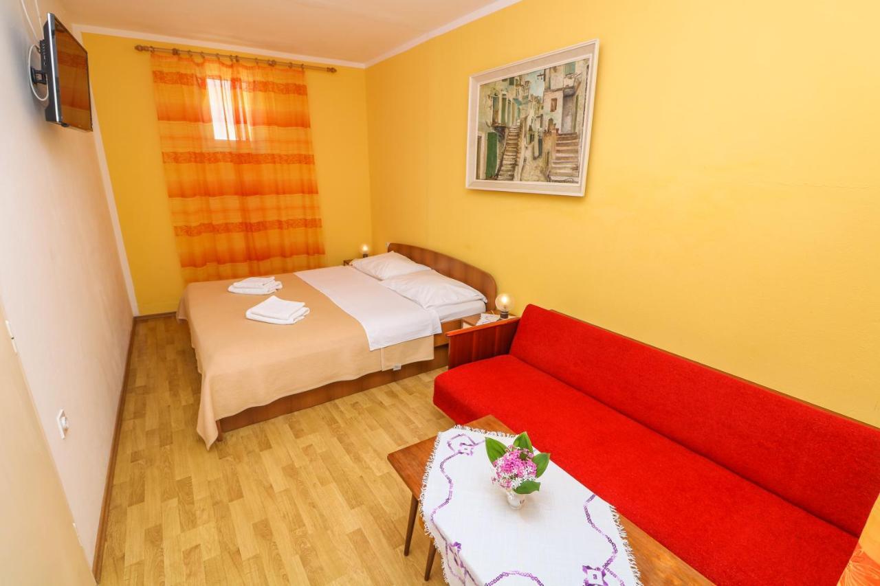 Double Rooms With Terrace Tomica Baška Buitenkant foto