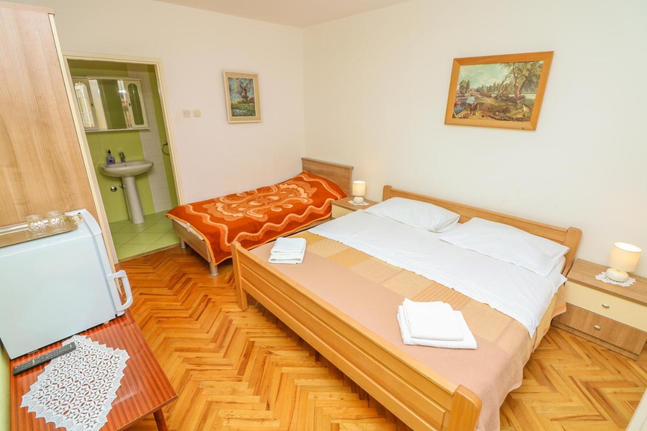 Double Rooms With Terrace Tomica Baška Buitenkant foto